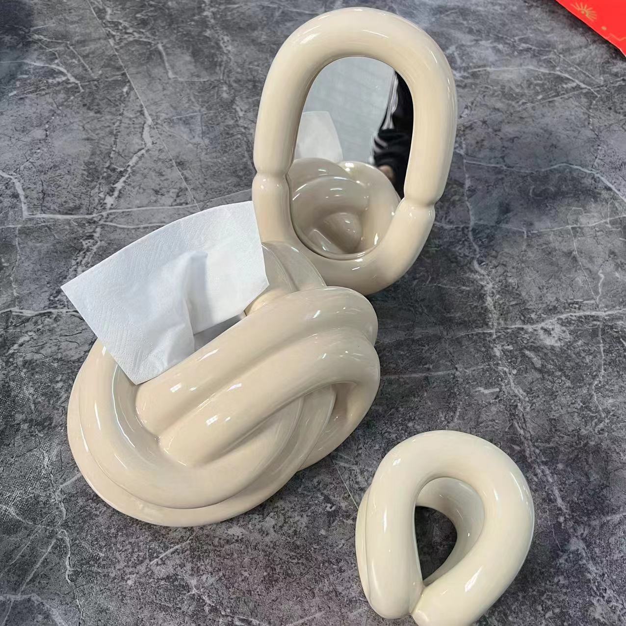 Ceramic Tissue Holder